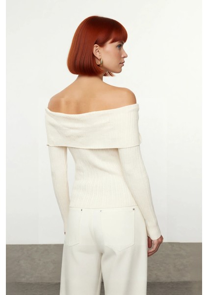 Kadın Modern Carmen Yaka Fitted Akrilik Triko Uzun Kollu Kazak Gündüzden Geceye Kusursuz Şıklık modelleri