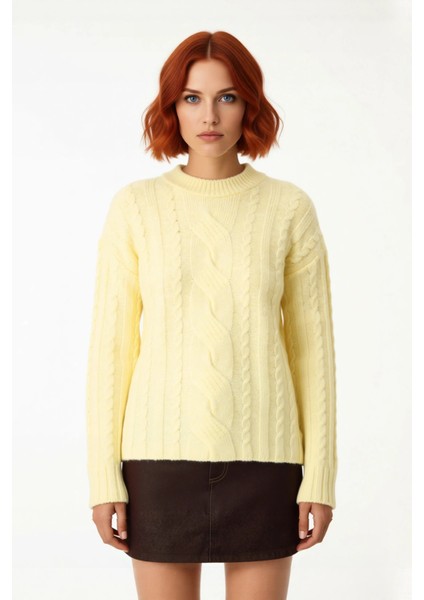 Kadın Saç Örgü Regular Kalıp Triko Kazak Günlük Kullanım ve Şık Kombinler Için Idealdir. Kaliteli fiyatları