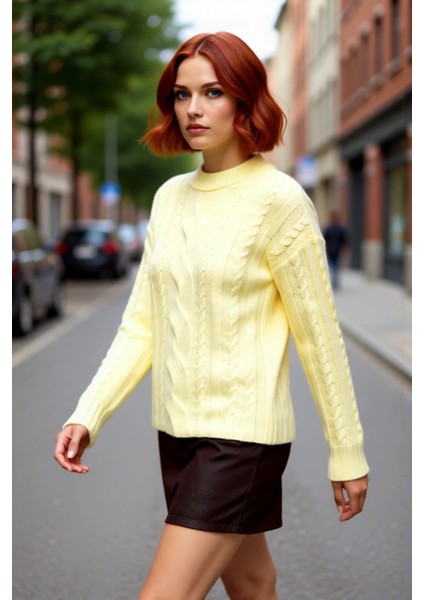 Kadın Saç Örgü Regular Kalıp Triko Kazak Günlük Kullanım ve Şık Kombinler Için Idealdir. Kaliteli fırsatları