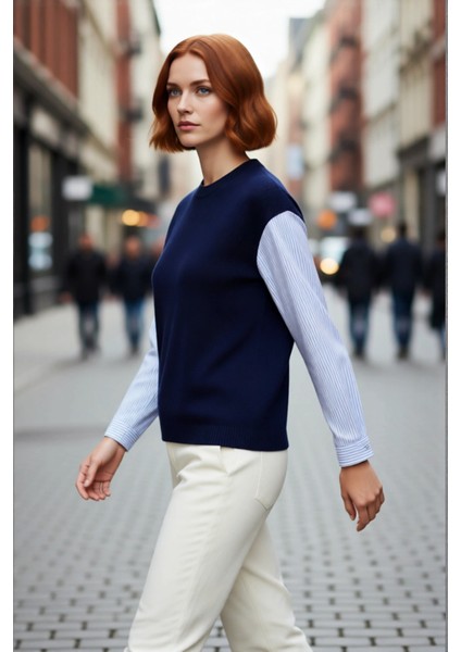 Kadın Lacivert Renk Bloklu Oversize Bisiklet Yaka Çizgili Gömlek Detaylı Triko Kazak Modern Rahatlık modelleri