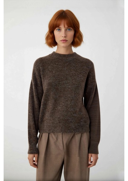 Kadın Modern Oversize Triko Kazak Bisiklet Yaka Düşük Kol Rahat ve Şık Görünüm Sağlar Kaliteli fiyatları