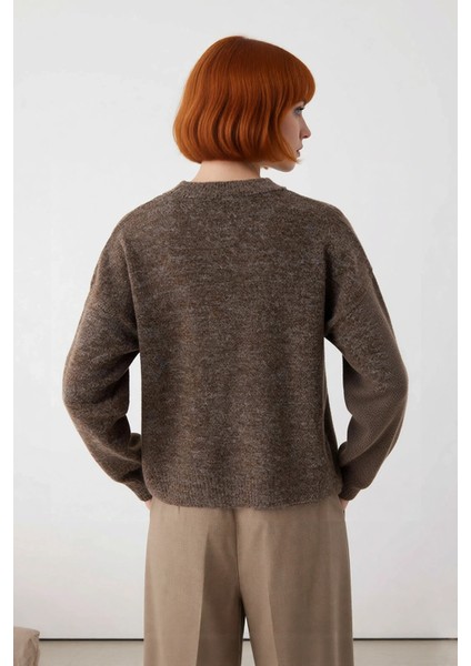 Kadın Modern Oversize Triko Kazak Bisiklet Yaka Düşük Kol Rahat ve Şık Görünüm Sağlar Kaliteli modelleri