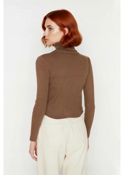 Kadın Basic Balıkçı Yaka Fitted Triko Kazak Akrilik Kumaşıyla Kış Kombinlerinin Vazgeçilmezi modelleri