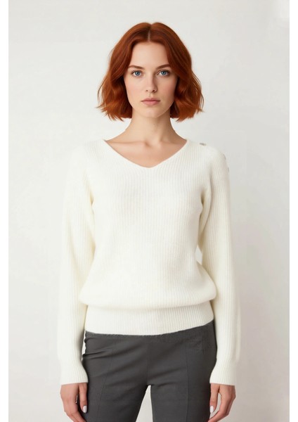 Kadın Regular Kalıp Yumuşak Dokulu Bisiklet Yaka Taş Detaylı Triko Kazak Kış Sezonu Için Modern fiyatları