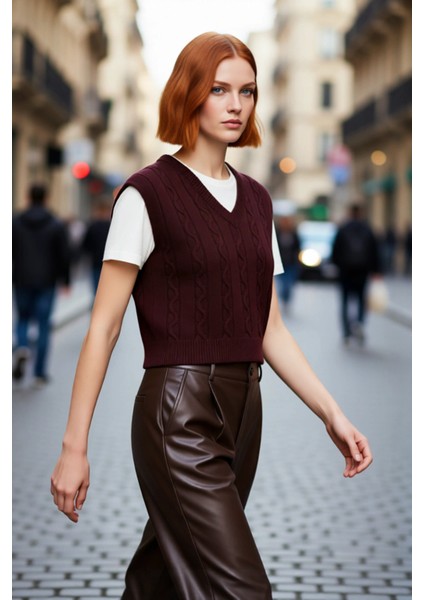 Kadınlara Özel Regular Kalıp V Yaka Saç Örgü Desenli Crop Kolsuz Triko Süveter Şıklığı Kaliteli modelleri