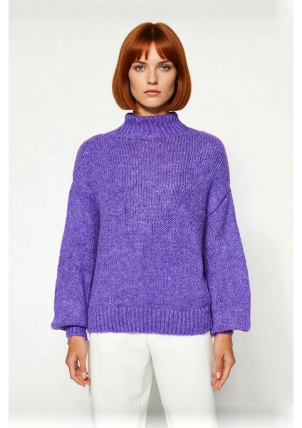 Kadın Oversize Dik Yaka Triko Kazak Soğuk Günlerde Konforlu ve Rahat Bir Görünüm Sunar Kaliteli