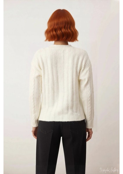 Kadın Düşük Kol Bisiklet Yaka Saç Örgü Triko Kazak Kış Günlerine Sıcak Bir Dokunuş Katıyor. fiyatları