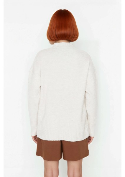 Kadın Basic Düz Desen Oversize Kesim Dik Yaka Triko Kazak Reglan Kol Kış Aylarının Konforlu Şıklığı modelleri