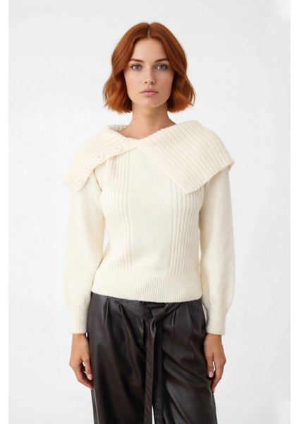 Kadınlara Özel Ekru Yumuşak Akrilik Devrik Yakalı Triko Kazak Kışlık Günlük Giyimde Şık Bir Dokunuş fiyatları