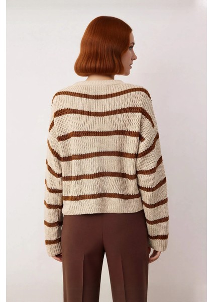 Kadın Crop Boy Akrilik Triko Kazak Bisiklet Yaka Geniş Kalıp Çizgili Soğuk Havalara Uygun Kaliteli modelleri