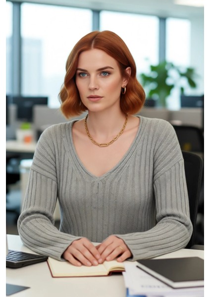 Kadın Basic V Yaka Geniş Kalıp Uzun Kollu Yünlü Triko Kazak Fitilli Dokusuyla Gün Boyu Konfor Sunar