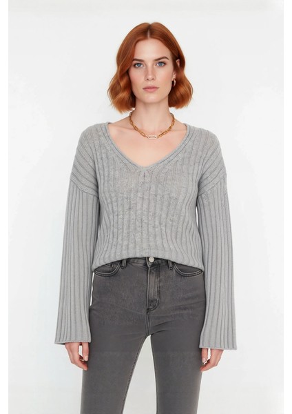 Kadın Basic V Yaka Geniş Kalıp Uzun Kollu Yünlü Triko Kazak Fitilli Dokusuyla Gün Boyu Konfor Sunar fiyatları