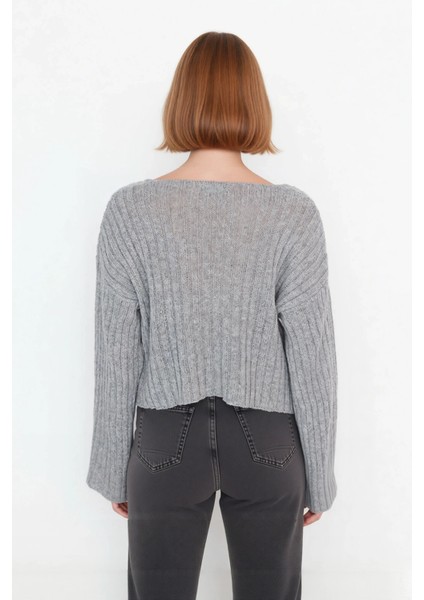 Kadın Basic V Yaka Geniş Kalıp Uzun Kollu Yünlü Triko Kazak Fitilli Dokusuyla Gün Boyu Konfor Sunar modelleri