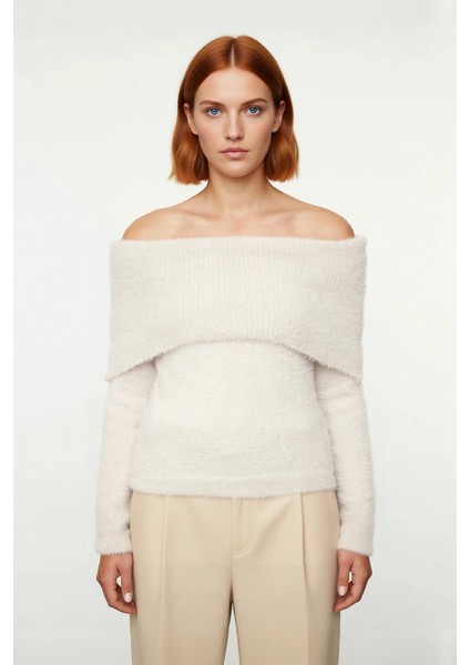 Kadın Basic Siluet Uzun Kollu Carmen Yaka Ekru Regular Kalıp Crop Triko Kazak Kış Gündüz Gece fiyatları