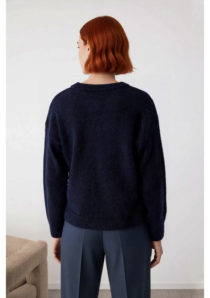 Günlük Kadın Regular Fit Düşük Kol Bisiklet Yaka Triko Kazak Konforlu ve Modern Kış Stili Kaliteli modelleri