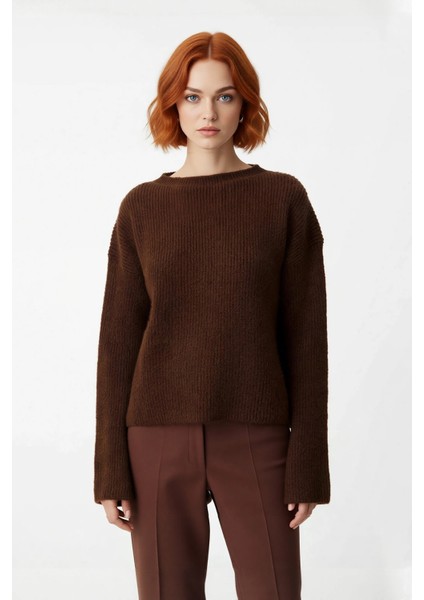 Kadın Oversize Kesim Selanik Dokulu Kalın Triko Kazak Düşük Kol Tasarımı Ile Kış Modasının Gözdesi fiyatları