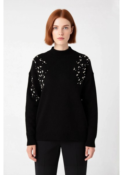 Kadın Uzun Boy Düşük Kol Dik Yaka Triko Kazak Işlemeli Tasarımıyla Soğuk Günlerin Vazgeçilmezi fiyatları