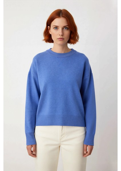 Kadın Düz Desen Oversize Rahat Kalıp Viskoz Triko Soğuk Hava Için Zamansız Şık Kazak Kaliteli