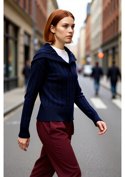 Kadınlara Özel Lacivert Düz Desenli Devrik Yaka Crop Kesim Triko Kazak Günlük Kullanım Için Ideal. modelleri