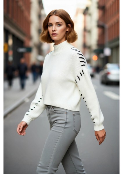 Kadın Crop Boy Oversize Dik Yaka Iplik Detaylı Triko Kazak Soğuk Havaların Gözdesi Olarak Öne Çıkar fırsatları