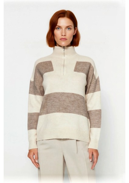 Kadın Dik Yaka Fermuarlı Oversize Çizgili Düşük Kollu Triko Kazak Günlük Şıklık ve Sıcaklık fiyatları