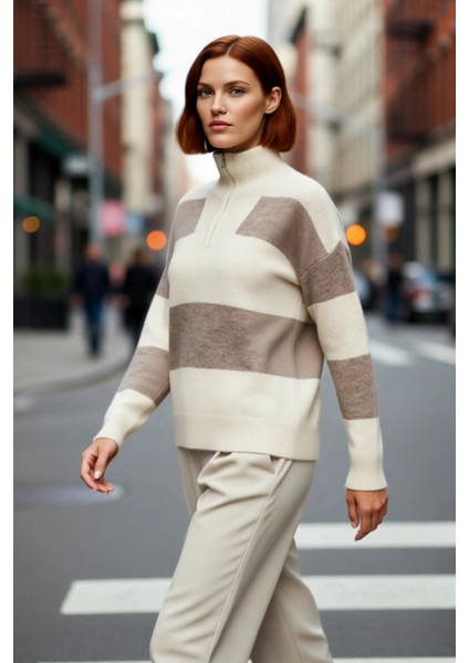 Kadın Dik Yaka Fermuarlı Oversize Çizgili Düşük Kollu Triko Kazak Günlük Şıklık ve Sıcaklık fırsatları