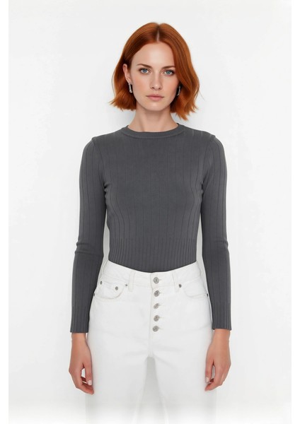 Kadın Uzun Kollu Basic Fitted Bisiklet Yaka Triko Kazak Ilkbahar Sonbahar Günlerine Şıklık Katıyor fiyatları