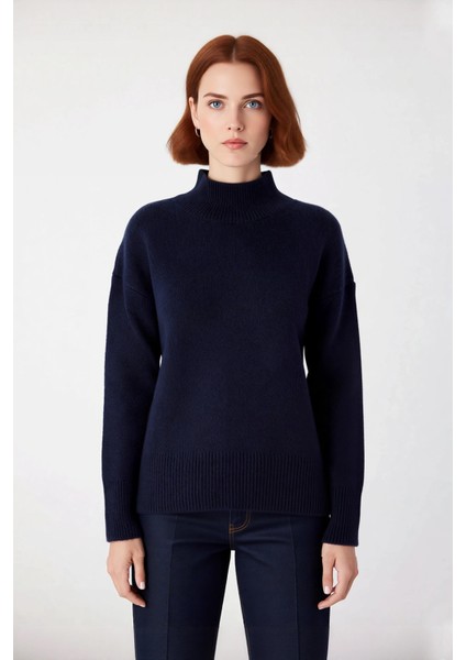 Kadın Düz Dokulu Oversize Triko Kazak Soğuk Günlerde Sıcaklık ve Rahatlığı Bir Arada Sunar fiyatları