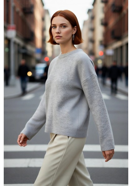 Kadın Oversize Düz Triko Kazak Bisiklet Yaka Düşük Kol Tasarımıyla Kışlık Şıklık Sunar Kaliteli fırsatları