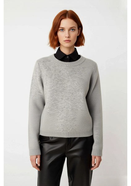 Kadın Regular Boy Orta Kalınlıkta Rahat Oversize Triko Kazak Şık Yan Düğme Detaylarıyla Öne Çıkıyor fiyatları