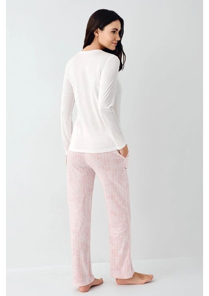 9085 Kadın Beyaz Uzun Kollu Yuvarlak Yaka Pijama Takımı fırsatları