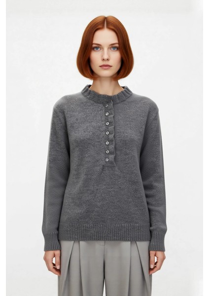 Kadın Regular Kalıp Düz Desen Bisiklet Yaka Düğme Detaylı Triko Kazak Kış Günleri Için Konforlu