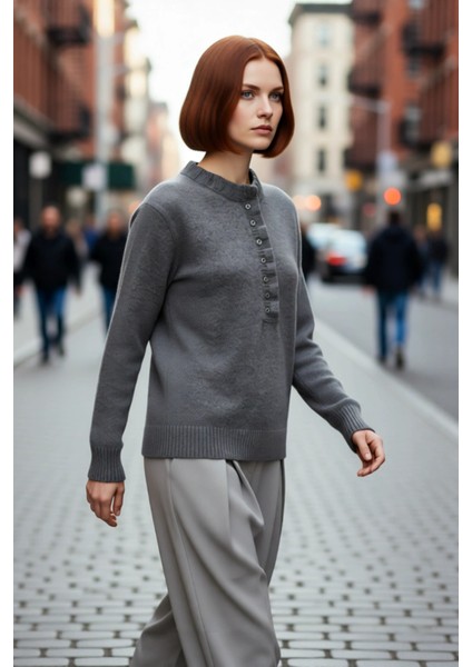 Kadın Regular Kalıp Düz Desen Bisiklet Yaka Düğme Detaylı Triko Kazak Kış Günleri Için Konforlu modelleri