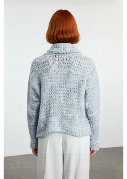 Kadın Oversize Kesim Balıkçı Yaka Düz Triko Kazak Rahat Dokusuyla Kış Aylarının Vazgeçilmezi modelleri