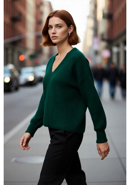 Kadın Gri Oversize V Yaka Triko Kazak Günlük Kullanım Için Ideal Fitilli Dokuma Rahatlık Sunar fırsatları