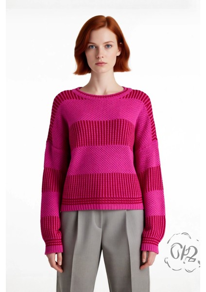 Kadın Basic Siluet Uzun Kollu Oversize Kesim Renk Bloklu Pike Dokuma Triko Kazak Kış Kombinlerinin fiyatları