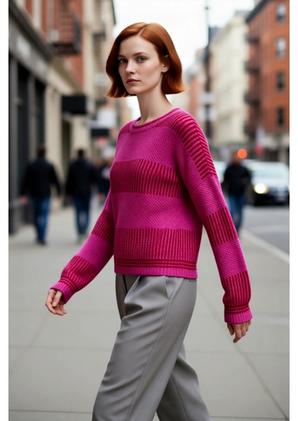 Kadın Basic Siluet Uzun Kollu Oversize Kesim Renk Bloklu Pike Dokuma Triko Kazak Kış Kombinlerinin fırsatları