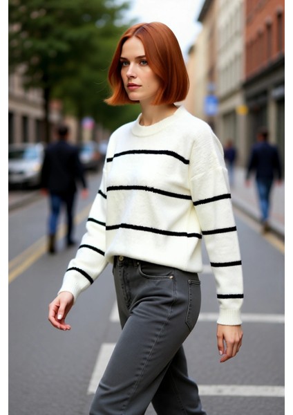 Kadın Soğuk Havalar Için Oversize Çizgili Triko Kazak Bisiklet Yaka Düşük Kol Şık ve Modern fırsatları