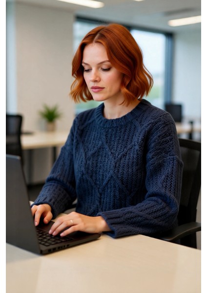 Kadın Günlük Oversize Kesim Saç Örgüsü Desenli Triko Kazak Kış Sonbahar Için Bisiklet Yaka