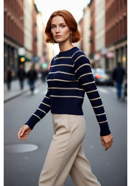 Kadın Oversize Reglan Kol Lacivert Çizgili Triko Kazak Modası Kış Mevsimine Özel Şıklık Kaliteli fırsatları