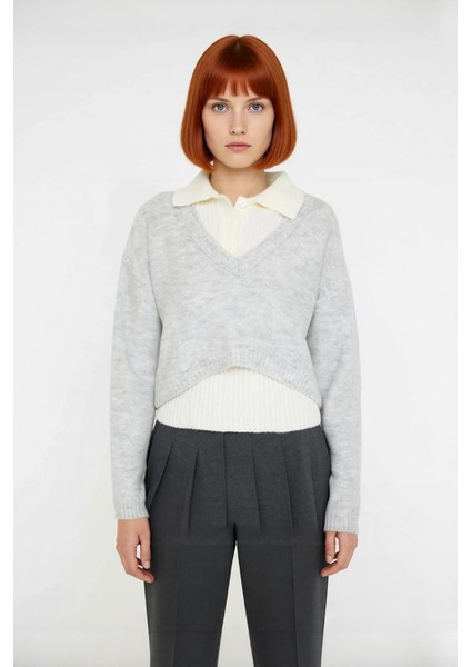 Casual Şıklık Sunan Kadın Oversize Kesim Uzun Kollu V Yaka Triko Kazak Soğuk Havalar Için Kaliteli fiyatları