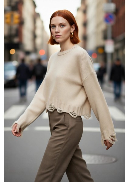 Kadın Basic Siluet Oversize Triko Kazak Crop Düşük Kol Akıtma Detaylı Soğuk Havalar Için Ideal fırsatları