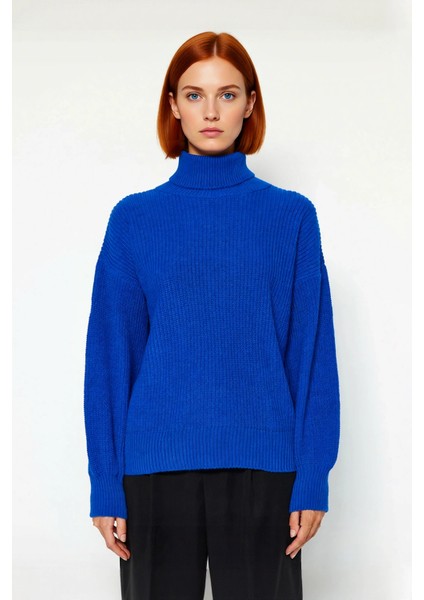 Kadın Basic Oversize Canlı Mavi Akrilik Balıkçı Yaka Uzun Kollu Triko Kazak Kışlık Kombinlerin