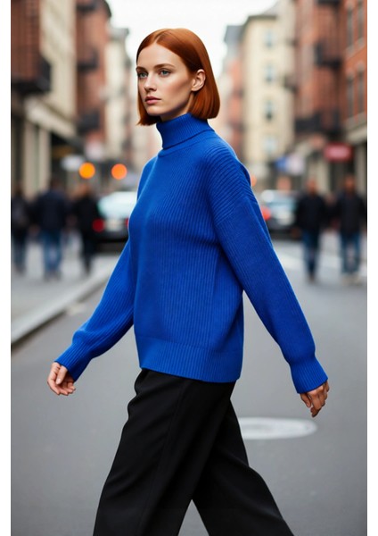 Kadın Basic Oversize Canlı Mavi Akrilik Balıkçı Yaka Uzun Kollu Triko Kazak Kışlık Kombinlerin modelleri