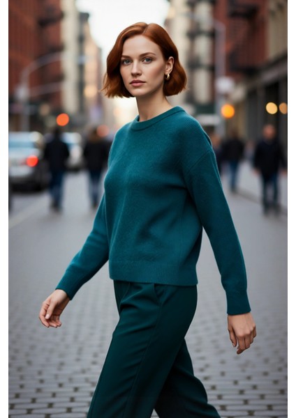 Günlük Kadın Regular Fit Düşük Kol Bisiklet Yaka Triko Kazak Konforlu ve Modern Kış Stili Kaliteli fırsatları