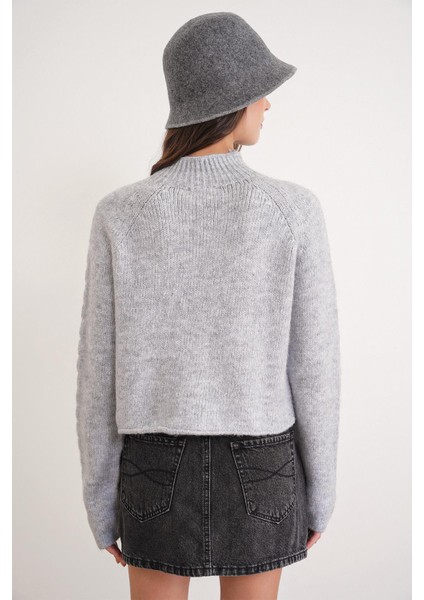 6855 Kadın Dik Yaka Saç Örgülü Triko Kazak Gri