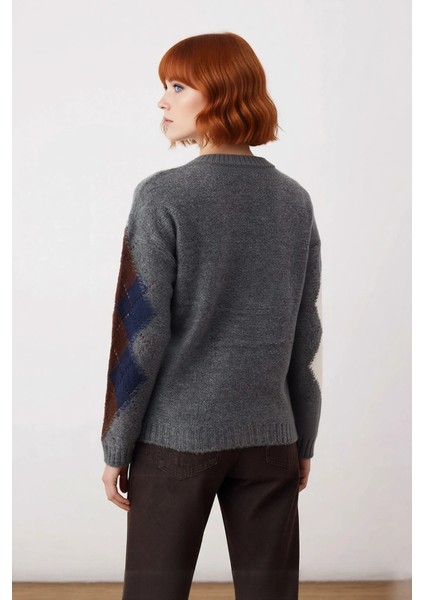 Kadın Modern Baklava Desenli Oversize Triko Kazak Dik Yaka Detaylı Soğuk Havalar Için Ideal modelleri