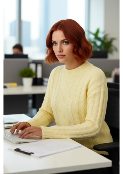 Kadın Düşük Kol Bisiklet Yaka Saç Örgü Triko Kazak Kış Günlerine Sıcak Bir Dokunuş Katıyor. fırsatları