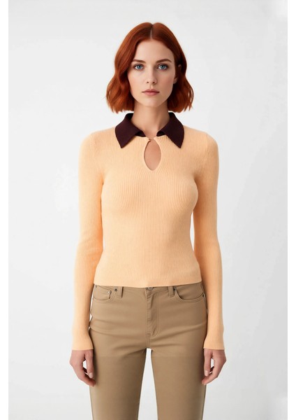 Kadın Fitted Polo Yaka Ince Triko Body Kazak Özel Iplik Dokusuyla Cool ve Rahat Günlük Giyim