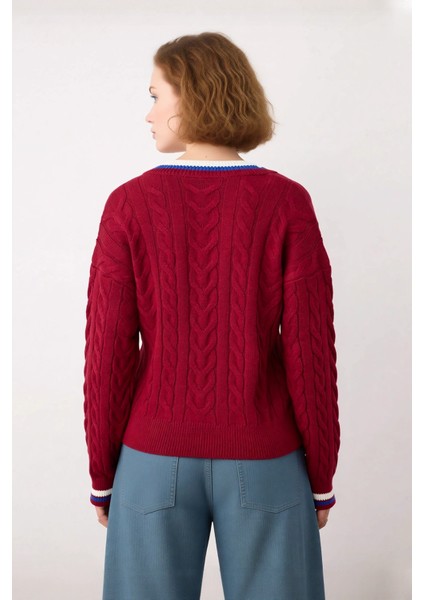 Kadın Şık V Yaka Kolej Temalı Triko Kazak Regular Kalıp Rahat Kullanım Orta Kalınlık Gündelik modelleri